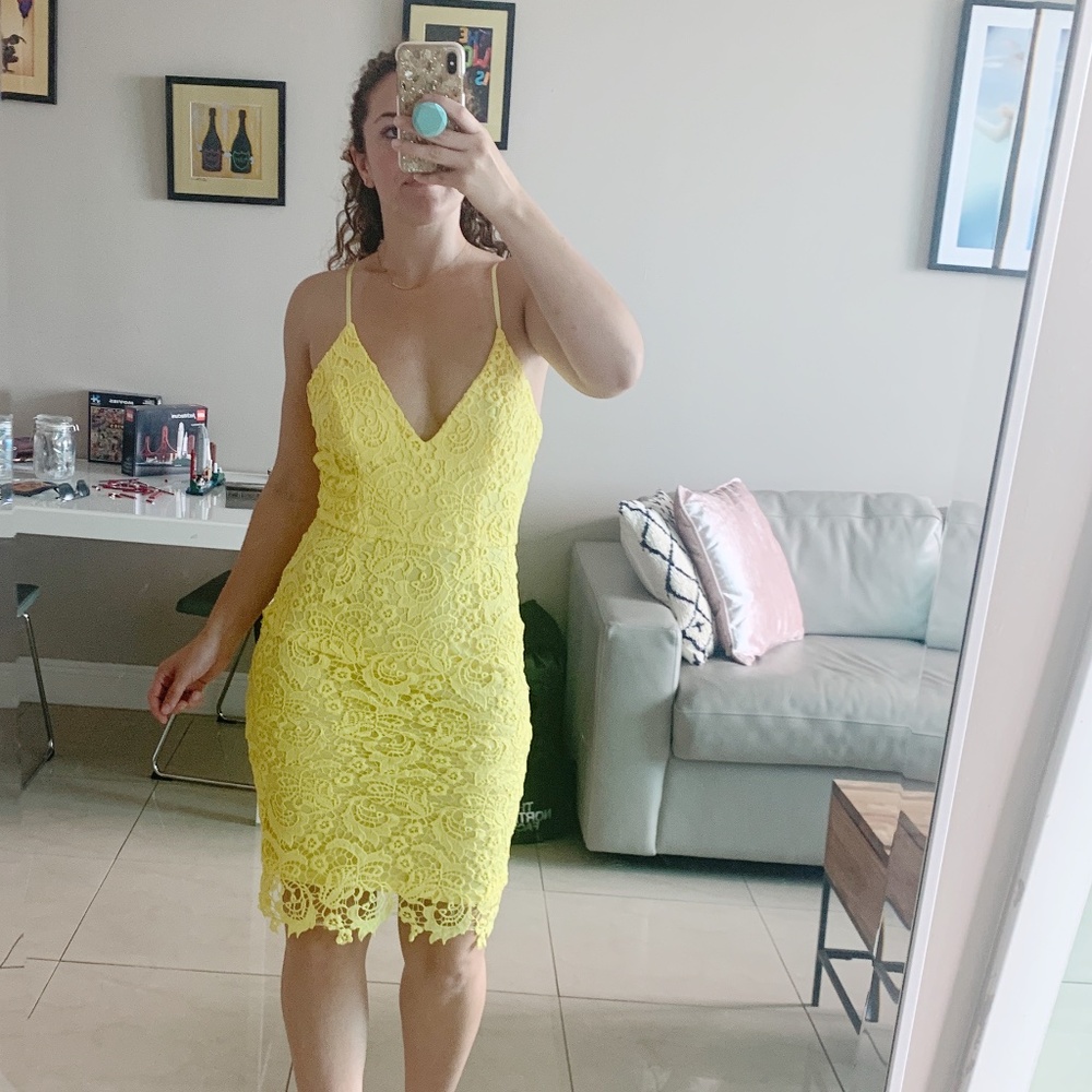 NWT Maniju Yellow lace bodycon dress